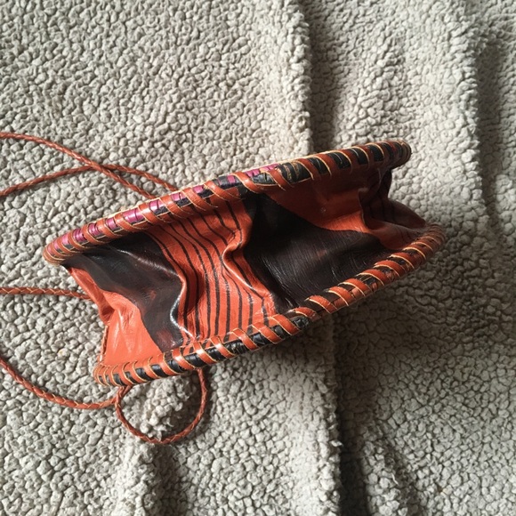 VINTAGE | Handmade Rattan Leather Circle Woven Bag - Picture 5 of 7